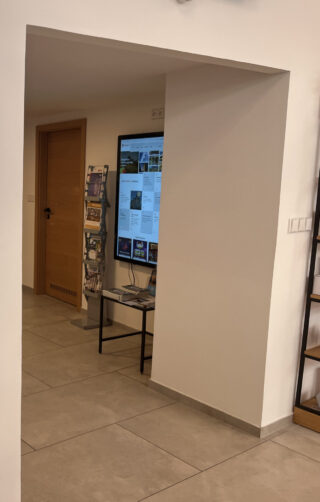 Lieferung von Informationstafeln für das Tourismuszentrum